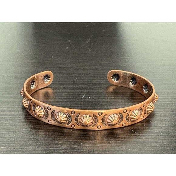 Vintage Bell Trading Post Punched Copper Cuff Bracelet Southwestern BOHO Small - Picture 1 of 8